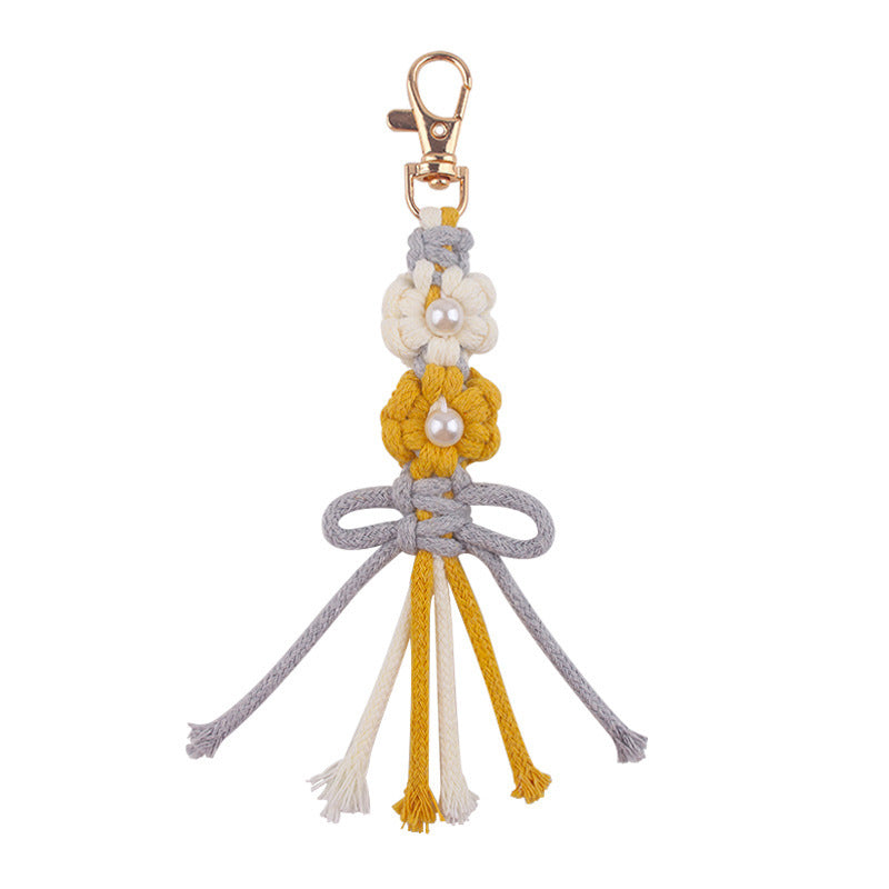 Wholesale New pure hand-woven daisy pearl key chain